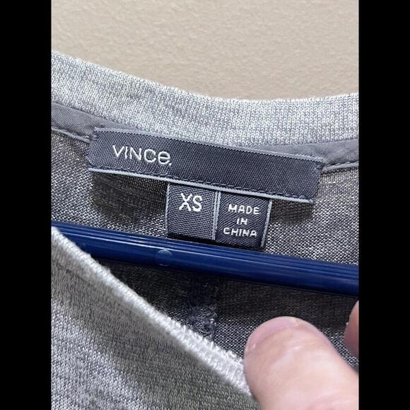 Vince T Shirt Top Crew Neck Long Sleeve Heathered Gray Women Size XS - Picture 3 of 3